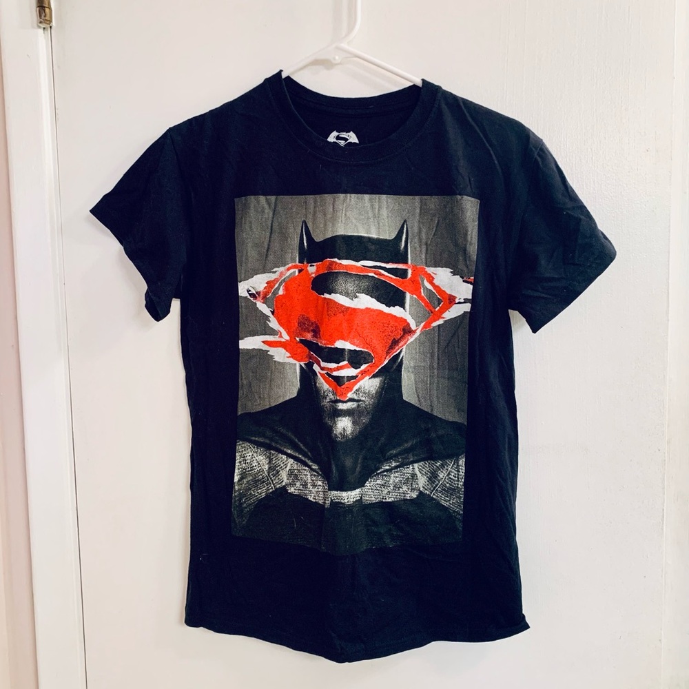 Batman vs Superman T-Shirt (MS)